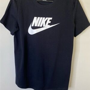✨Nike✨Black Tee with White Logo
